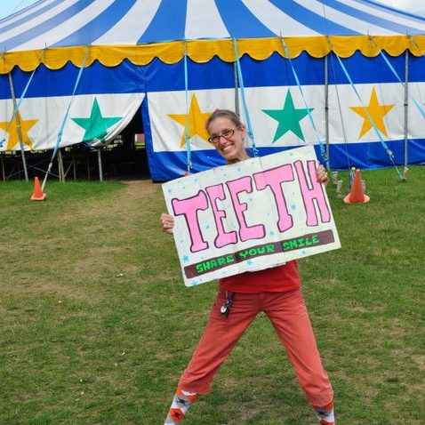 mary-blouin-auffert-smile Mary reminding the Circus Smirkus kids to SMILE